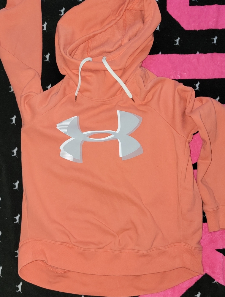 HIGH LOW UNDER ARMOUR PULLOVER (M)
